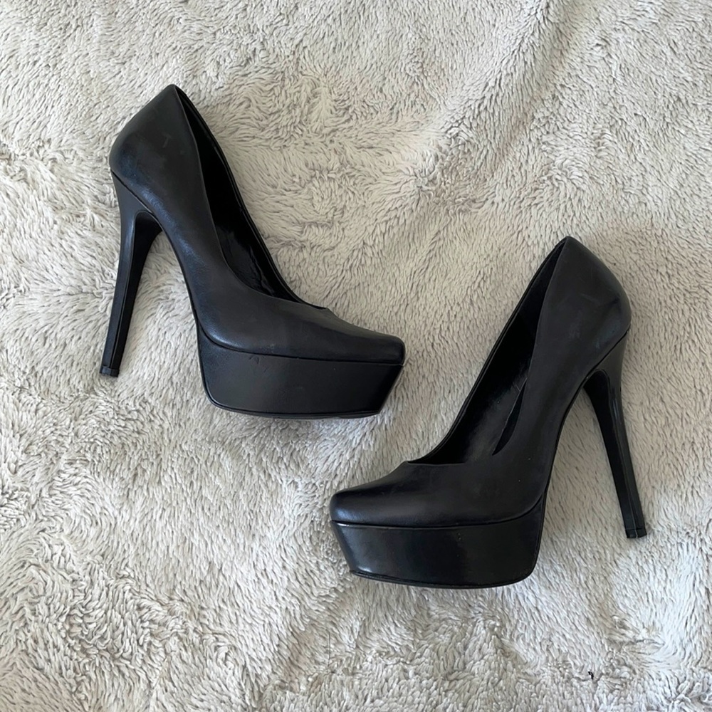 Jessica Simpson heels